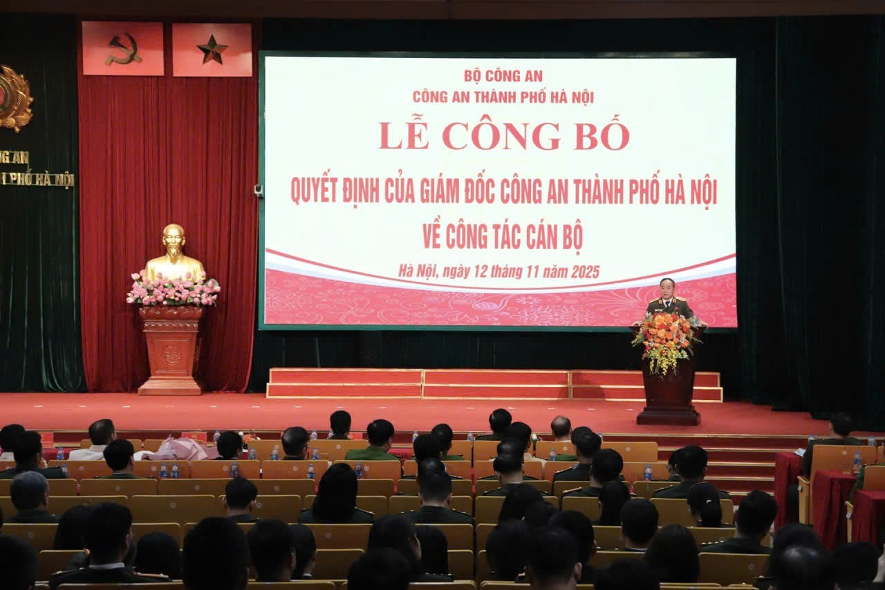 Công an Hà Nội công bố quyết định điều động, bổ nhiệm 5 lãnh đạo cấp phòng