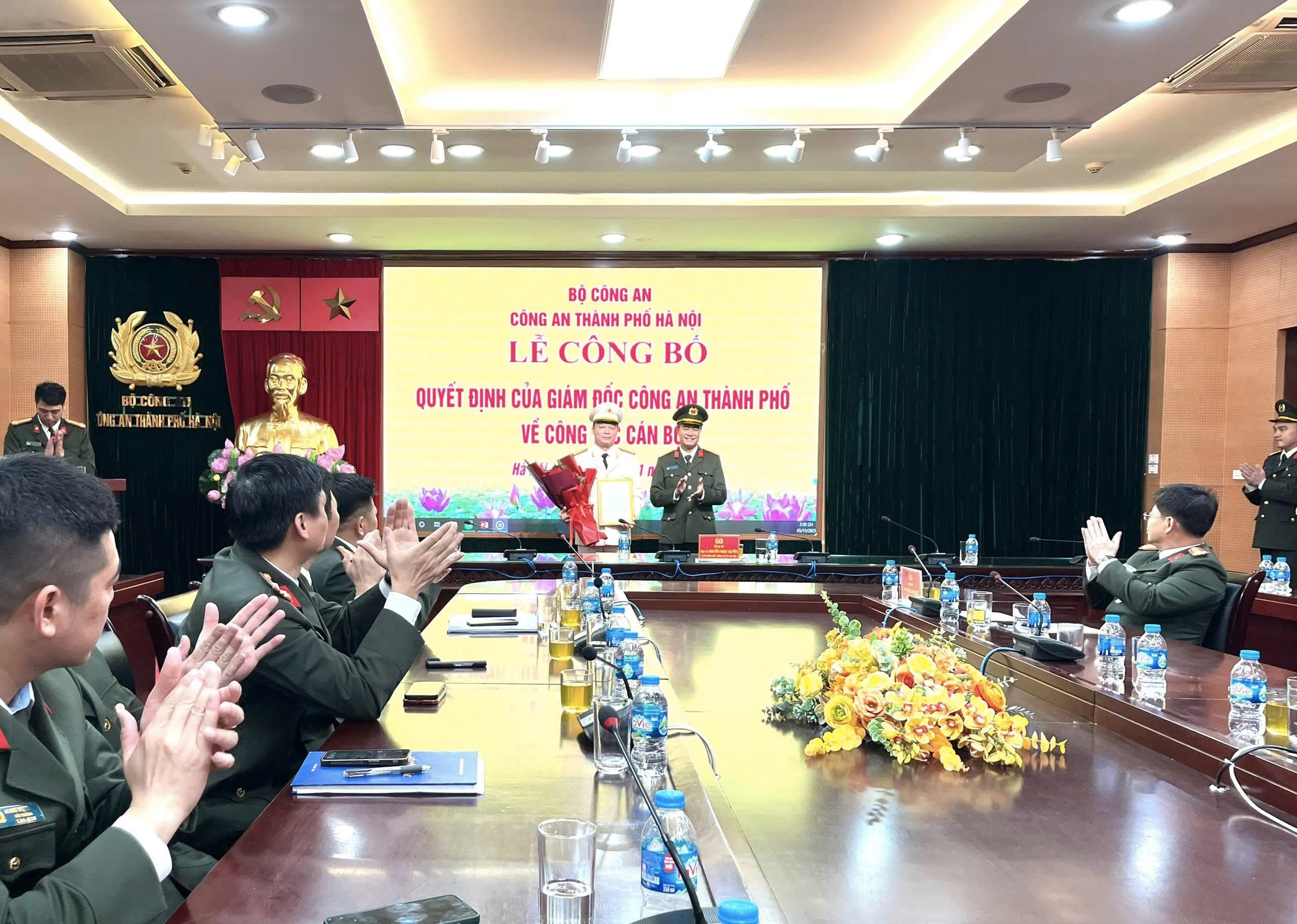 Công an thành phố Hà Nội công bố quyết định điều động Phó Chánh Thanh tra Công an thành phố
