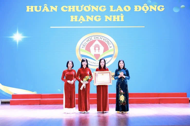 Phường Cầu Giấy tôn vinh những đóng góp tiêu biểu của đội ngũ nhà giáo trong sự nghiệp trồng người