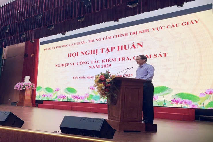 Phường Cầu Giấy bồi dưỡng nghiệp vụ kiểm tra, giám sát, đáp ứng yêu cầu nhiệm vụ trong giai đoạn mới