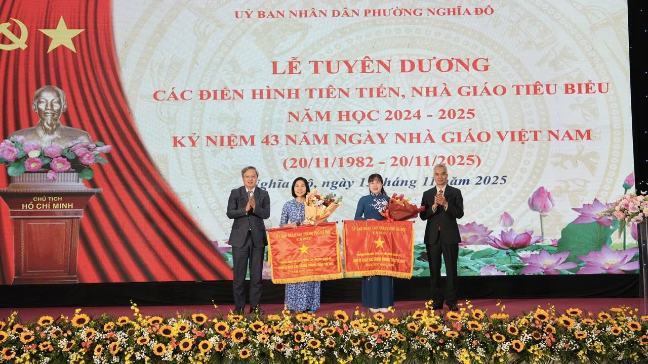 Phường Nghĩa Đô tuyên dương nhà giáo tiêu biểu, lan tỏa tinh thần đổi mới giáo dục