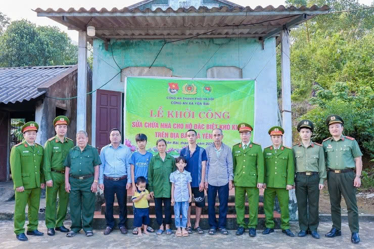 Công an xã Yên Bài khởi công sửa chữa nhà cho hộ gia đình đặc biệt khó khăn