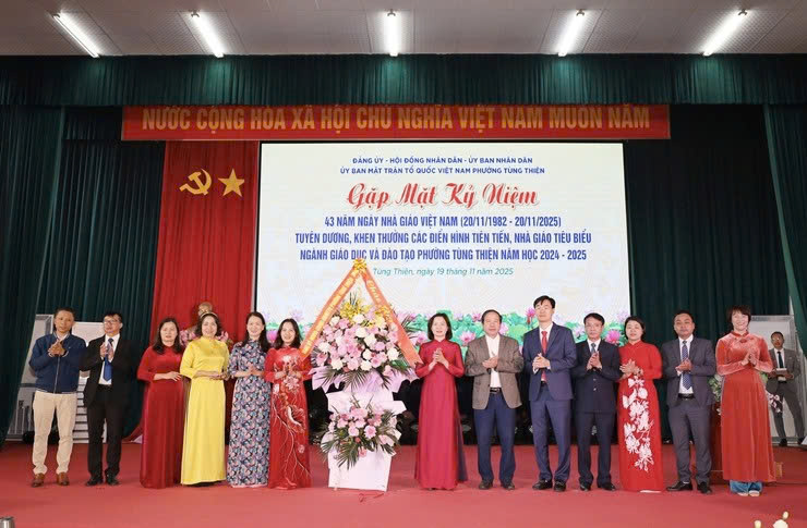 Phường Tùng Thiện tri ân đội ngũ nhà giáo, lan tỏa tinh thần đổi mới trong sự nghiệp giáo dục