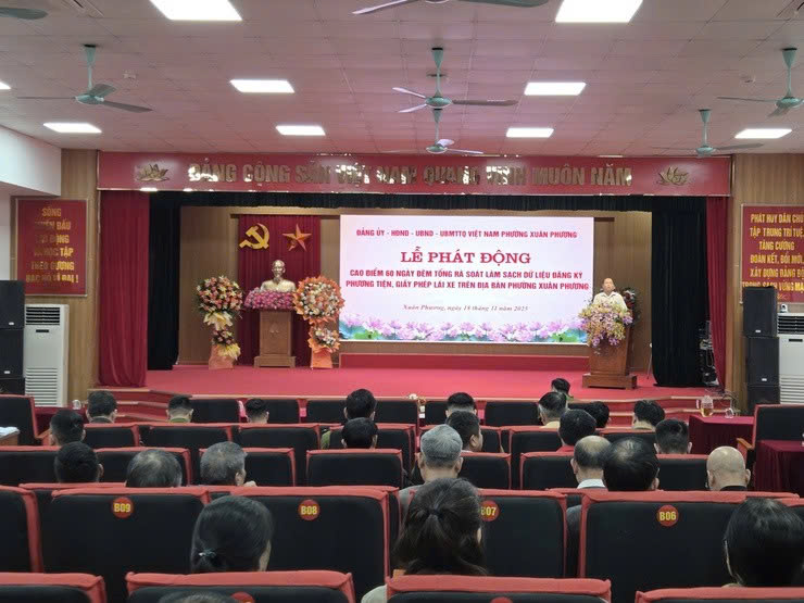 Phường Xuân Phương phát động cao điểm làm sạch dữ liệu phương tiện, giấy phép lái xe