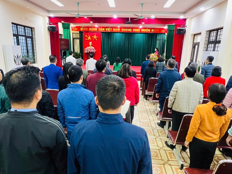 Phường Tây Mỗ tổ chức lễ chào cờ đầu tháng, đánh giá kết quả thực hiện nhiệm vụ tháng 10