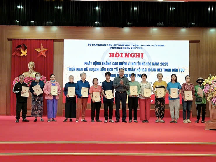 Phường Xuân Phương phát động Tháng cao điểm “Vì người nghèo”, lan tỏa tinh thần đoàn kết trong cộng đồng