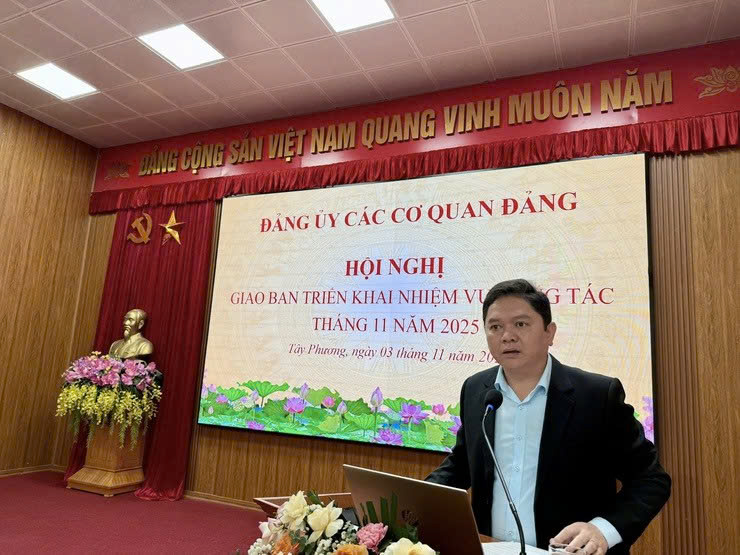 Đảng ủy các cơ quan Đảng xã Tây Phương tổ chức hội nghị đánh giá công tác tháng 10, triển khai nhiệm vụ trọng tâm tháng 11