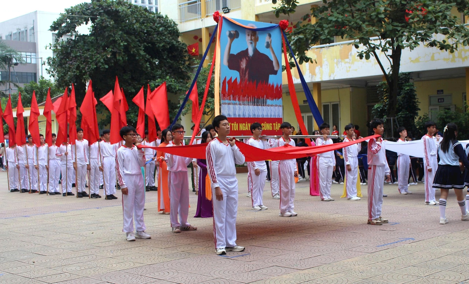 Phường Vĩnh Tuy khai mạc Đại hội Thể dục thể thao lần thứ I, lan tỏa phong trào rèn luyện trong cộng đồng