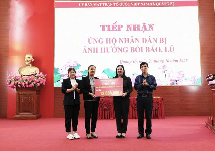 Uỷ ban MTTQ xã Quảng Bị tiếp nhận hơn 112 triệu đồng ủng hộ nhân dân bị ảnh hưởng bởi bão lũ