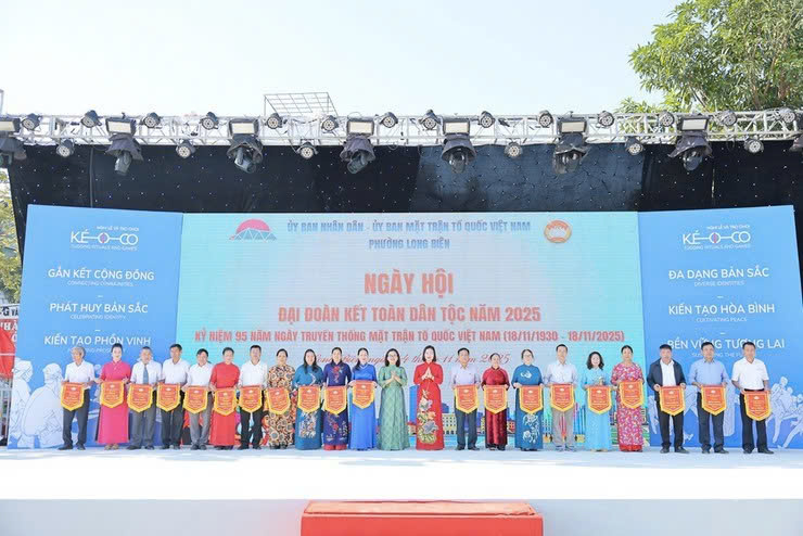 Ngày hội Đại đoàn kết toàn dân tộc lan tỏa tinh thần gắn kết tại phường Long Biên