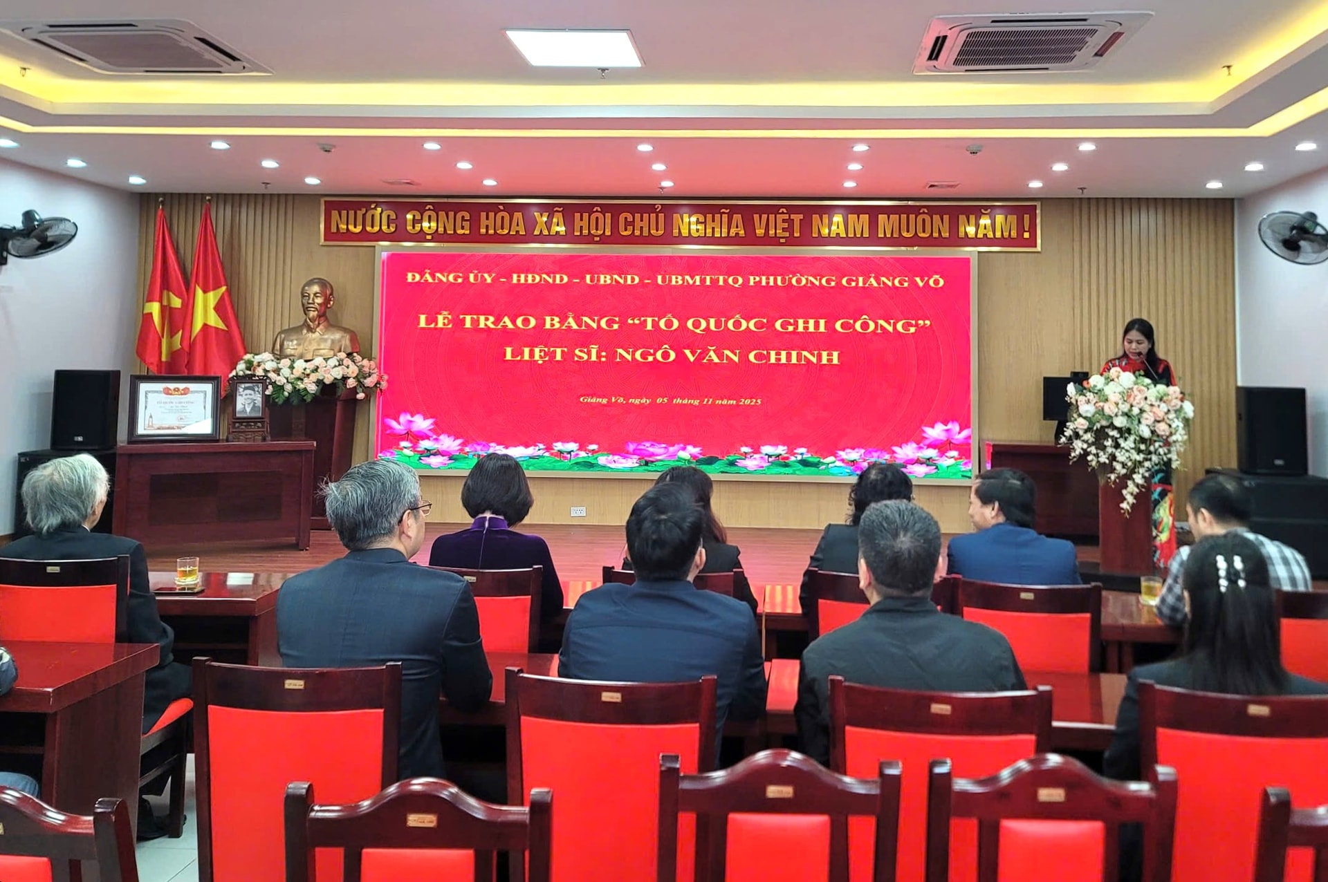 Phường Giảng Võ tổ chức trao Bằng “Tổ quốc ghi công” cho thân nhân liệt sĩ Ngô Văn Chinh