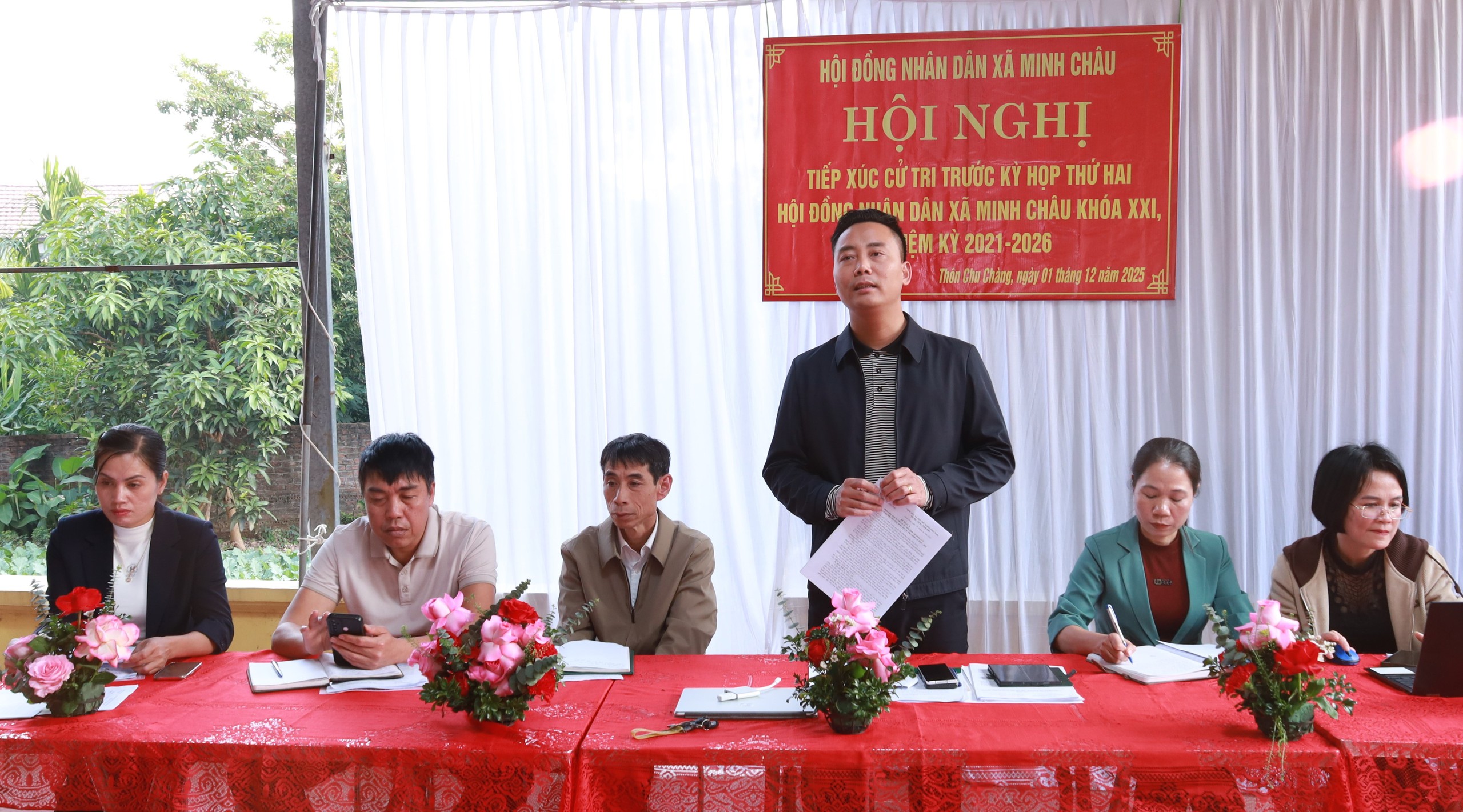 Đại biểu HĐND xã Minh Châu tiếp xúc cử tri 07 khu dân cư trước kỳ họp cuối năm 2025