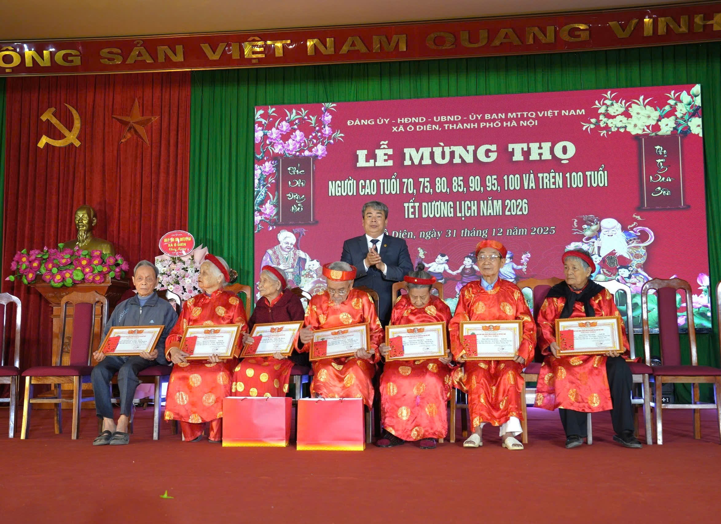 Xã Ô Diên trang trọng tổ chức lễ mừng thọ người cao tuổi nhân dịp Tết dương lịch 2026