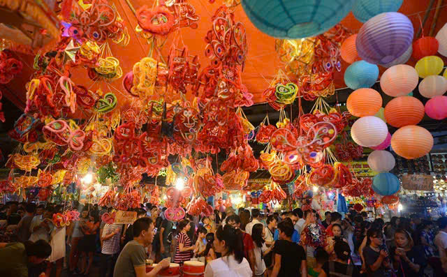 Lễ hội Trung thu Phố cổ 2025: Sắc màu truyền thống lan tỏa giữa lòng Hoàn Kiếm