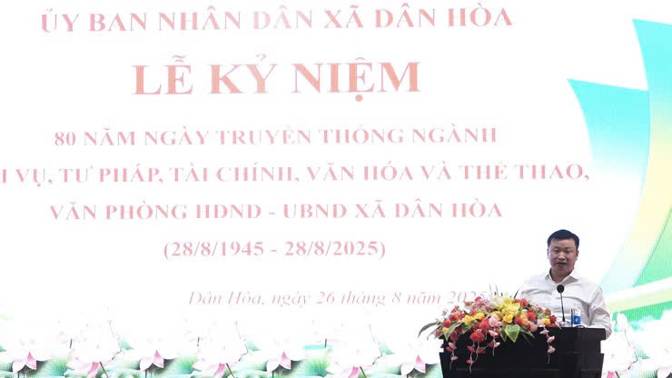 Xã Dân Hòa kỷ niệm 80 năm các ngành Nội vụ, Tư pháp, Tài chính, Văn hóa - Thể thao và Văn phòng UBND xã