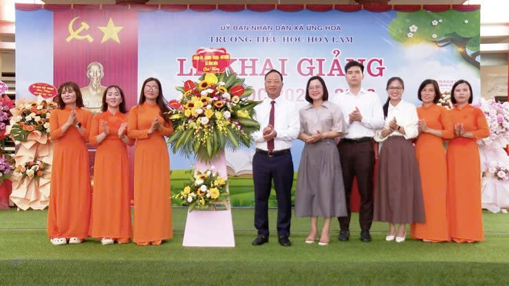Xã Ứng Hòa rộn ràng khai giảng năm học 2025-2026: Khí thế mới, quyết tâm mới của hơn 12.000 học sinh