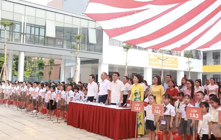 Phường Hoàng Liệt tổ chức lễ bàn giao học sinh, chính thức đưa Trường Tiểu học Bùi Quốc Khái vào hoạt động