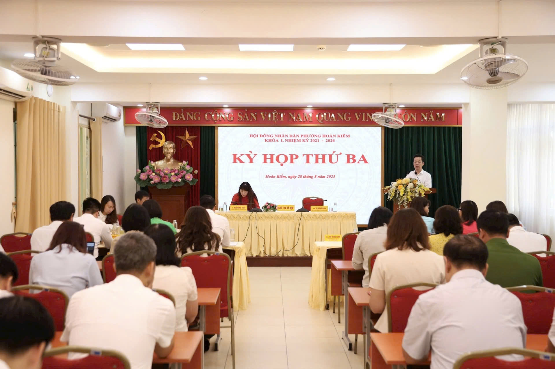 HĐND phường Hoàn Kiếm quyết nghị ghép, đổi tên tổ dân phố, ổn định sinh hoạt cộng đồng sau sắp xếp hành chính