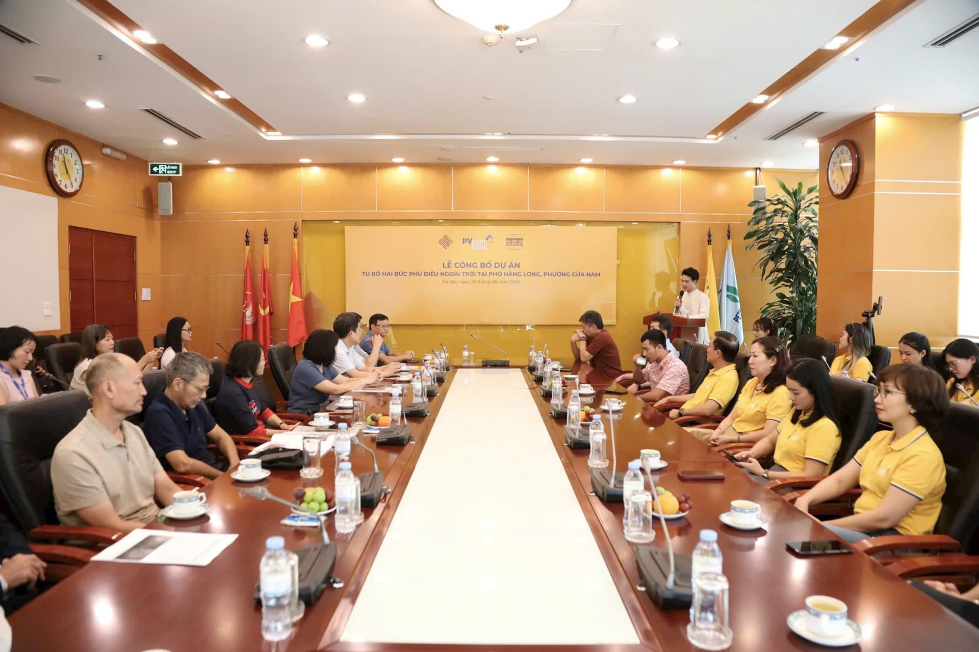 Tu bổ phù điêu nông nghiệp - ngư nghiệp: Gìn giữ dấu ấn giao thoa Đông - Tây tại phường Cửa Nam
