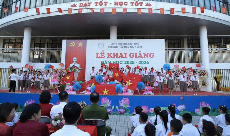 Phường Lĩnh Nam đồng loạt khai giảng trực tuyến: Học sinh bước vào năm học 2025-2026 trong khí thế mới