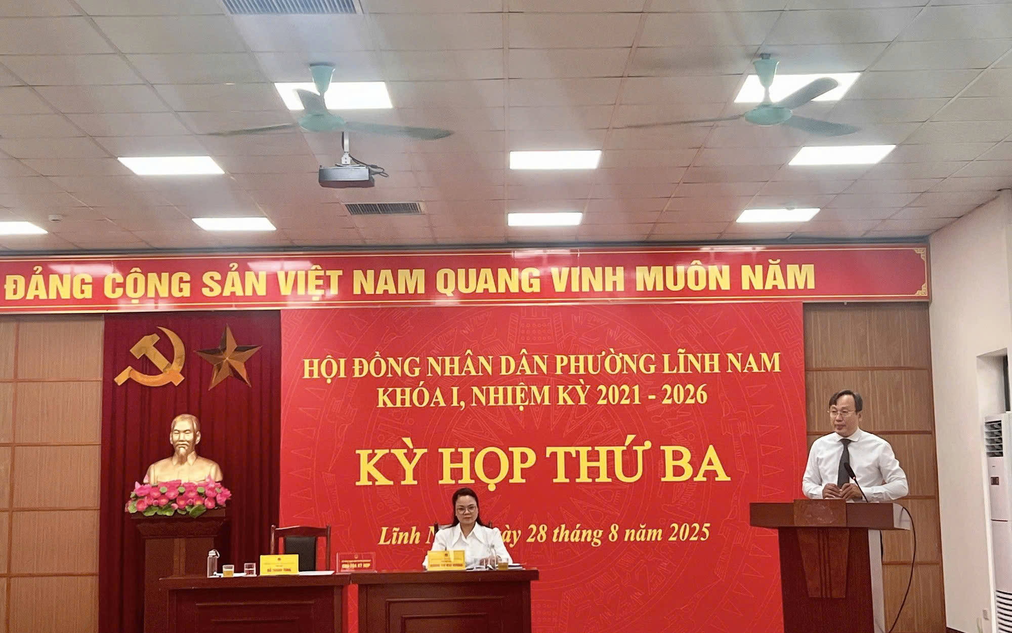 HĐND phường Lĩnh Nam thông qua các nghị quyết quan trọng về đổi tên tổ dân phố và công tác nhân sự