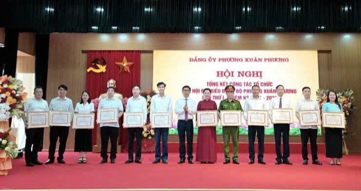 Đảng uỷ phường Xuân Phương tổng kết công tác tổ chức Đại hội Đảng bộ phường lần thứ I