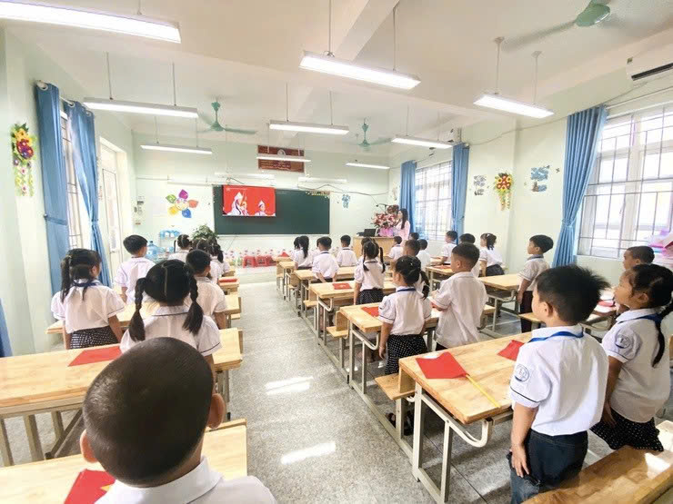 Xã Ứng Thiên đồng loạt khai giảng năm học 2025-2026: Khí thế mới sau sáp nhập, quyết tâm nâng cao chất lượng giáo dục