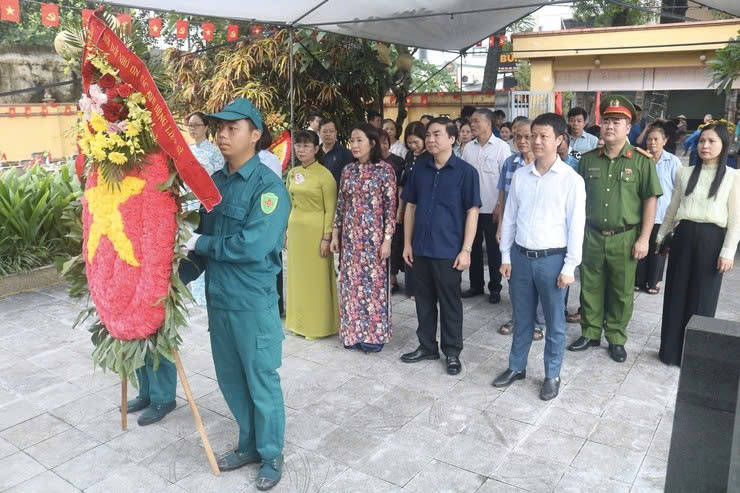 Phường Tây Mỗ dâng hương tri ân anh hùng liệt sĩ, lan tỏa đạo lý uống nước nhớ nguồn