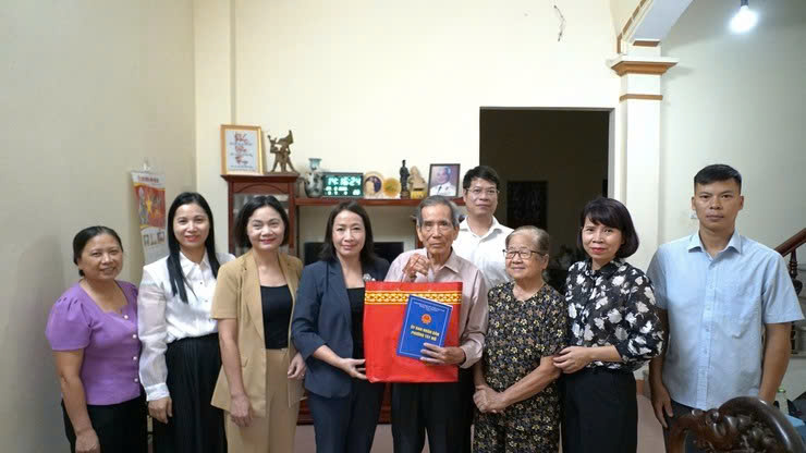 Phường Tây Mỗ tri ân gia đình chính sách, lan tỏa đạo lý “uống nước nhớ nguồn”