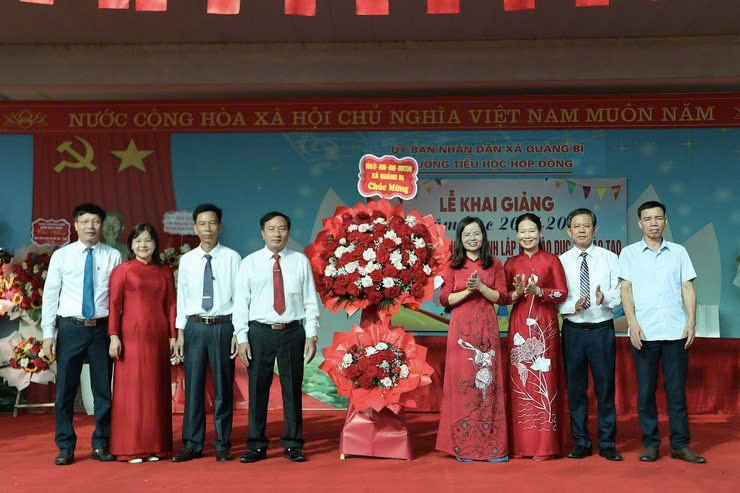 Trường Tiểu học Hợp Đồng (xã Quảng Bị) rộn ràng khai giảng năm học 2025-2026: Lan tỏa tinh thần đổi mới và yêu thương