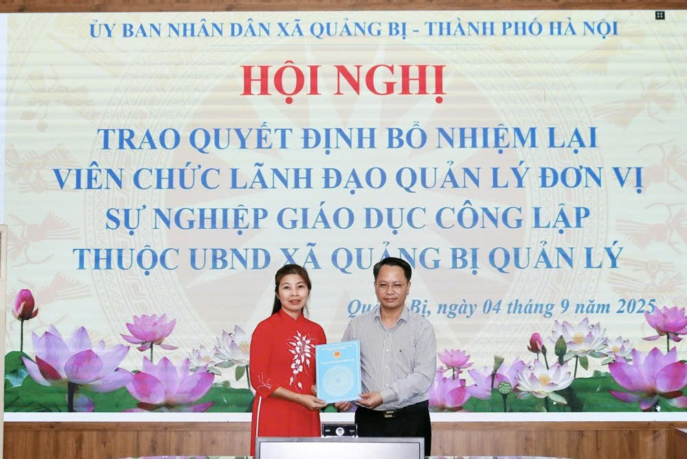Xã Quảng Bị trao quyết định bổ nhiệm lại lãnh đạo trường mầm non trước thềm năm học mới