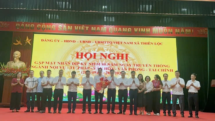 Xã Thiên Lộc gặp mặt kỷ niệm 80 năm truyền thống các ngành Nội vụ - Tư pháp - Văn hóa - Văn phòng - Tài chính xã
