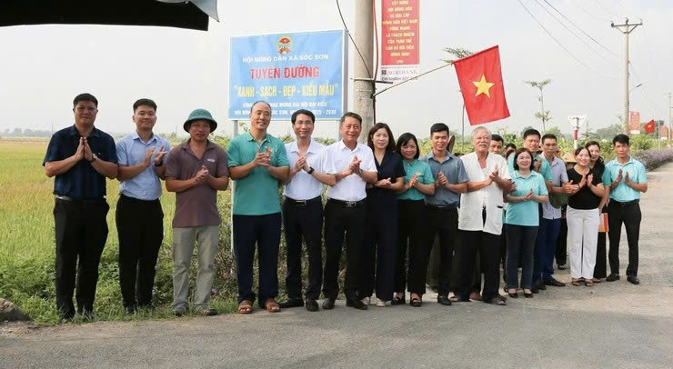 Xã Sóc Sơn gắn biển tuyến đường kiểu mẫu và ra mắt mô hình “Cánh đồng xanh tự quản”, lan tỏa thông điệp sống xanh - nông nghiệp sạch