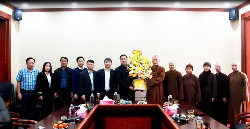 Phát huy tinh thần đoàn kết, đồng hành cùng chính quyền