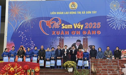 "Tết sum vầy - Xuân ơn Đảng 2025": Hơi ấm sẻ chia, vẹn tròn nghĩa tình