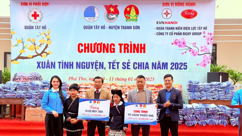 Quận Tây Hồ lan tỏa yêu thương với chương trình “Xuân tình nguyện - Tết sẻ chia” tại tỉnh Phú Thọ