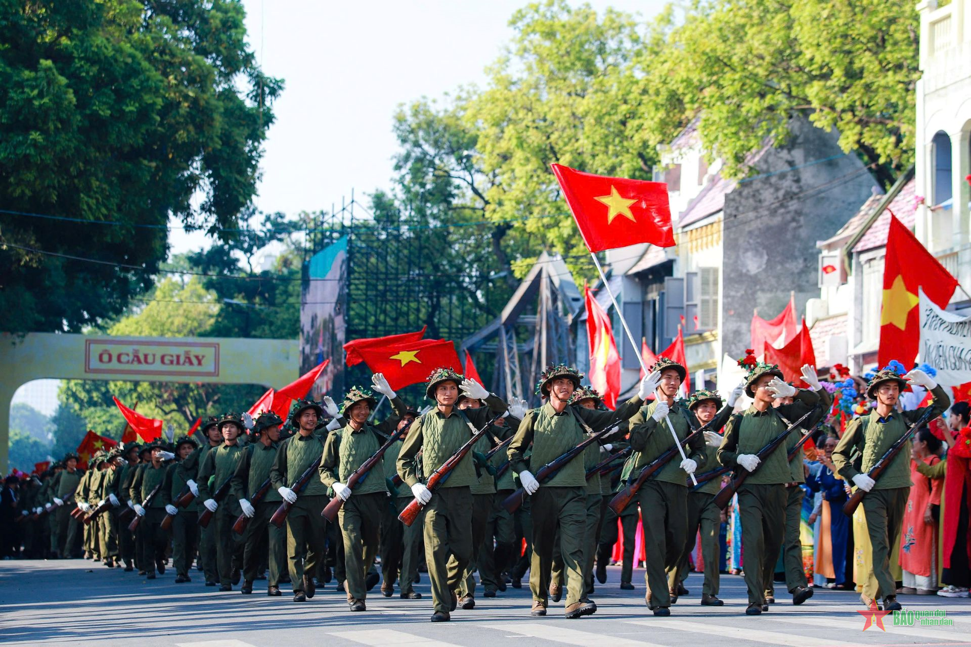 Xây dựng Đảng bộ Thủ đô vững mạnh, quyết tâm thực hiện thắng lợi nhiệm vụ chính trị