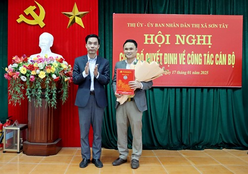 Thị xã Sơn Tây điều động, bổ nhiệm cán bộ: Kiện toàn nhân sự, nâng cao hiệu quả quản lý