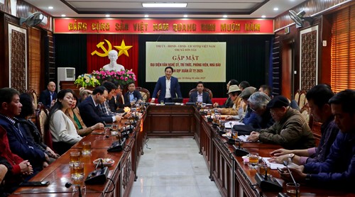 Lãnh đạo Thị xã Sơn Tây gặp mặt trí thức, văn nghệ sĩ, nhà báo nhân dịp Tết Nguyên đán 2025
