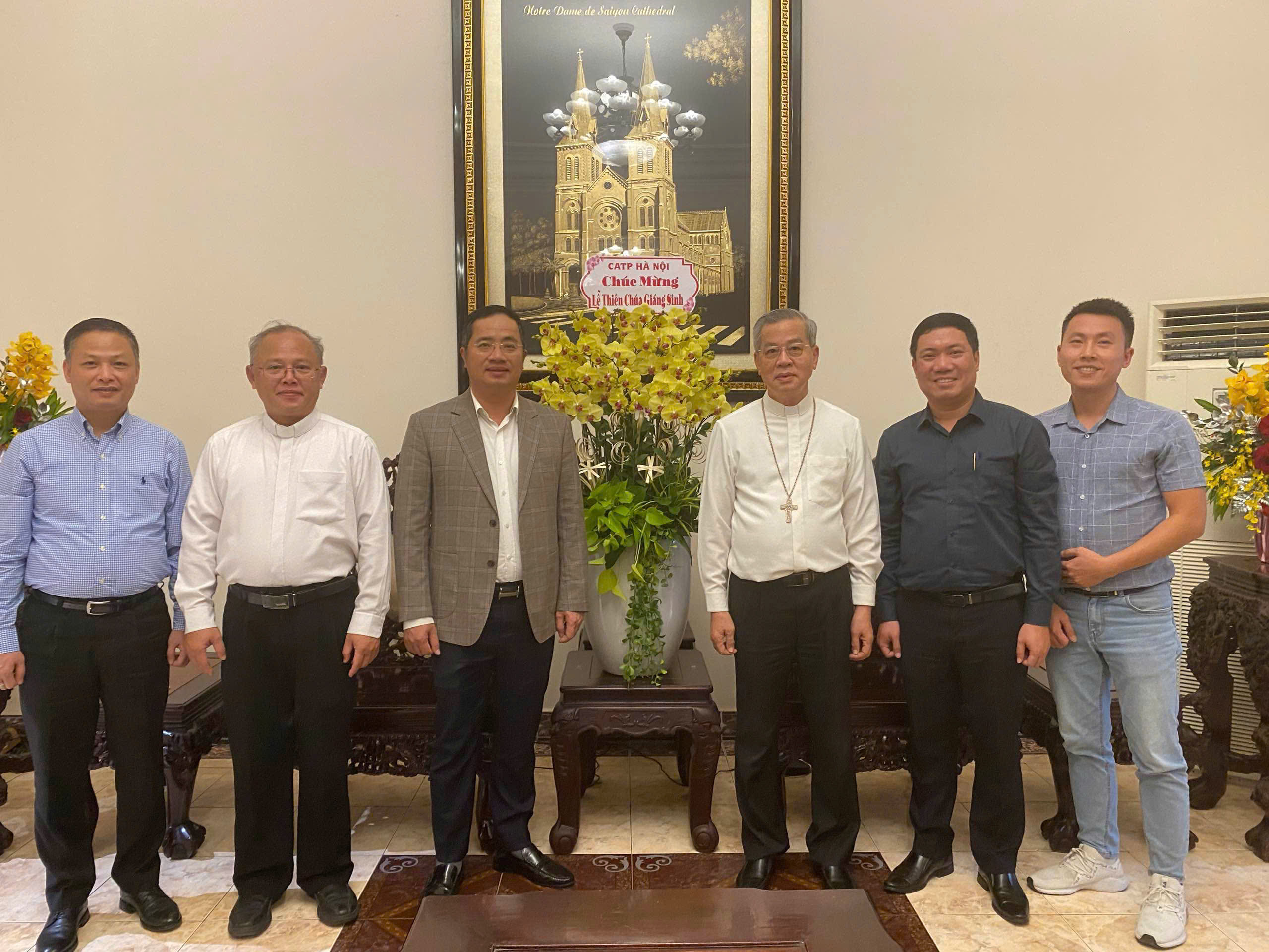 Lãnh đạo Công an Hà Nội chúc mừng Giáng sinh, khẳng định tinh thần đoàn kết, gắn kết với đồng bào Công giáo