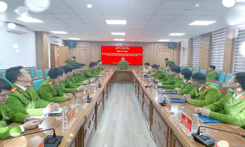 Công an huyện Phú Xuyên tăng cường cao điểm phòng chống tội phạm liên quan vũ khí, vật liệu nổ và pháo dịp Tết Nguyên đán Ất Tỵ 2025