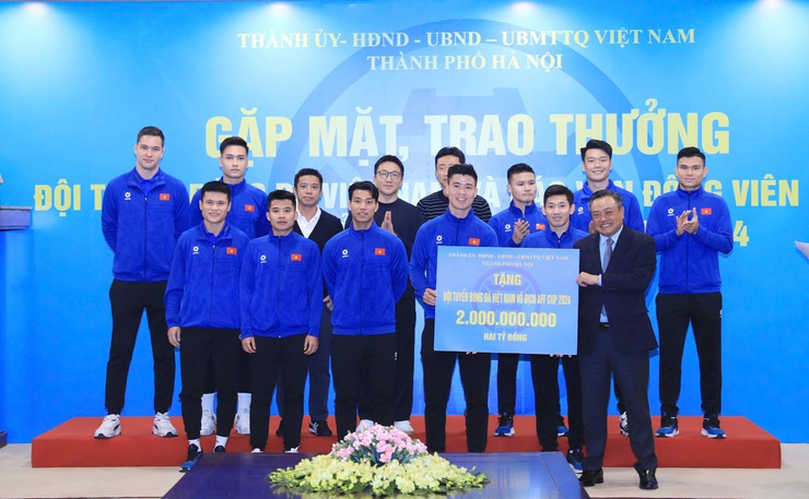 Hà Nội vinh danh Đội tuyển bóng đá Việt Nam: Tinh thần chiến thắng và sự tri ân