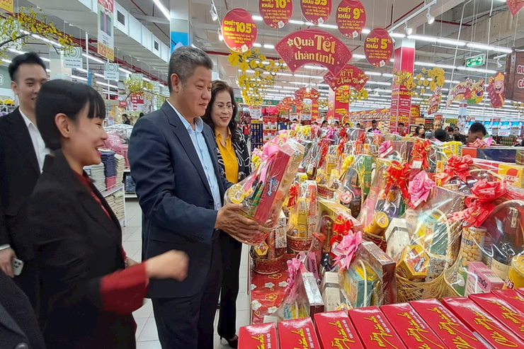 Sôi động thị trường Tết Nguyên đán Ất Tỵ: Hàng Việt chiếm ưu thế, sức mua tăng mạnh