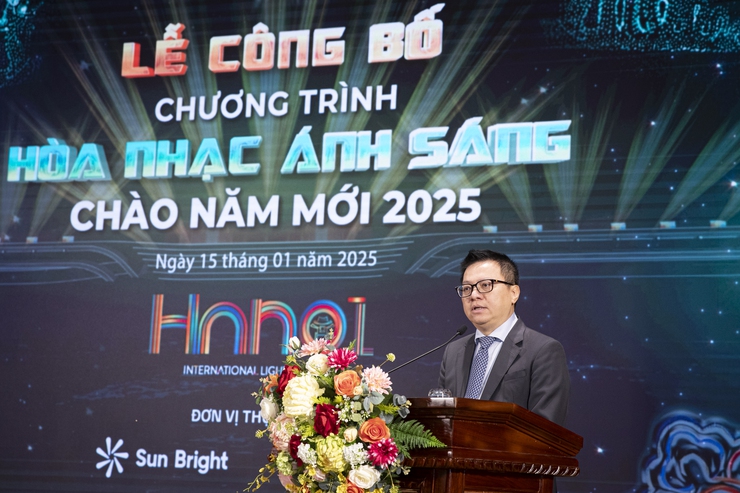 "Hòa nhạc ánh sáng - Chào năm mới 2025": Bản giao hưởng ánh sáng và âm nhạc trên bầu trời Hà Nội
