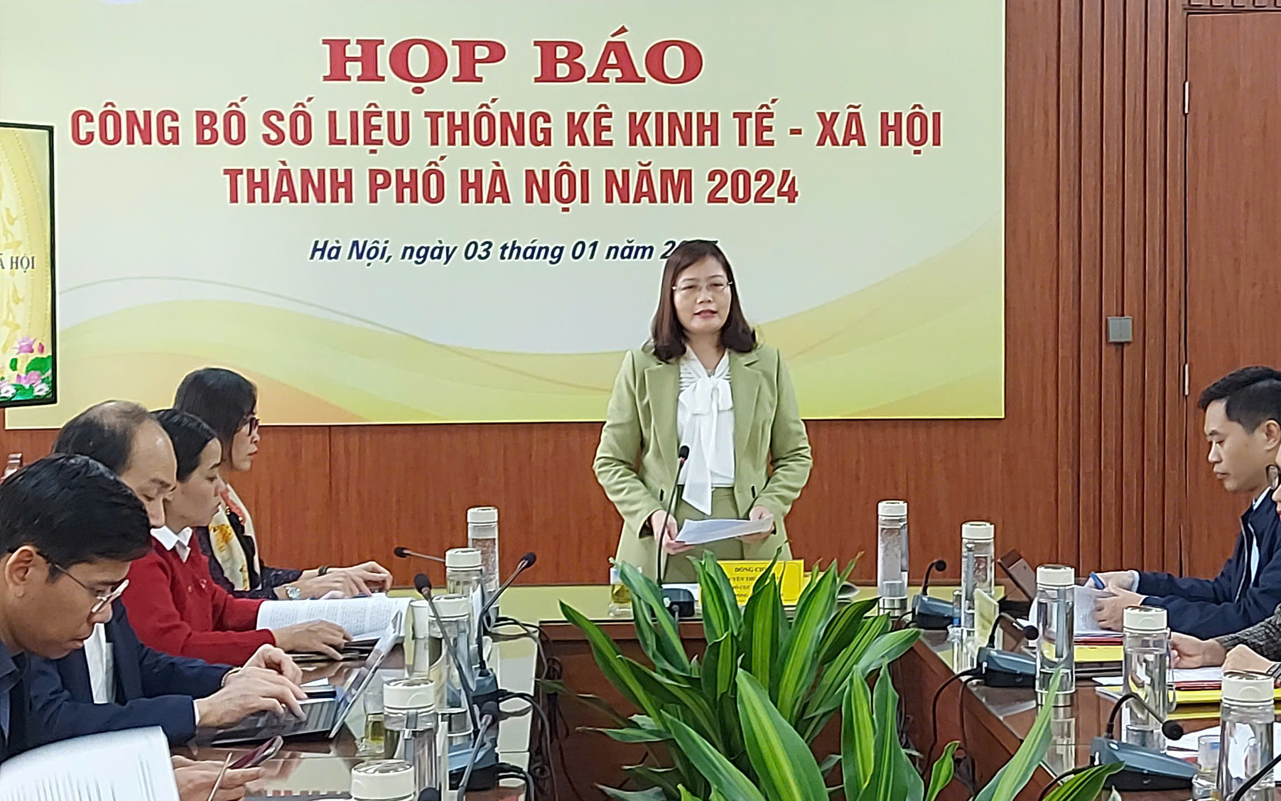 Hà Nội tăng trưởng ấn tượng năm 2024: Dịch vụ bứt phá, đầu tư tăng mạnh, du lịch thăng hạng