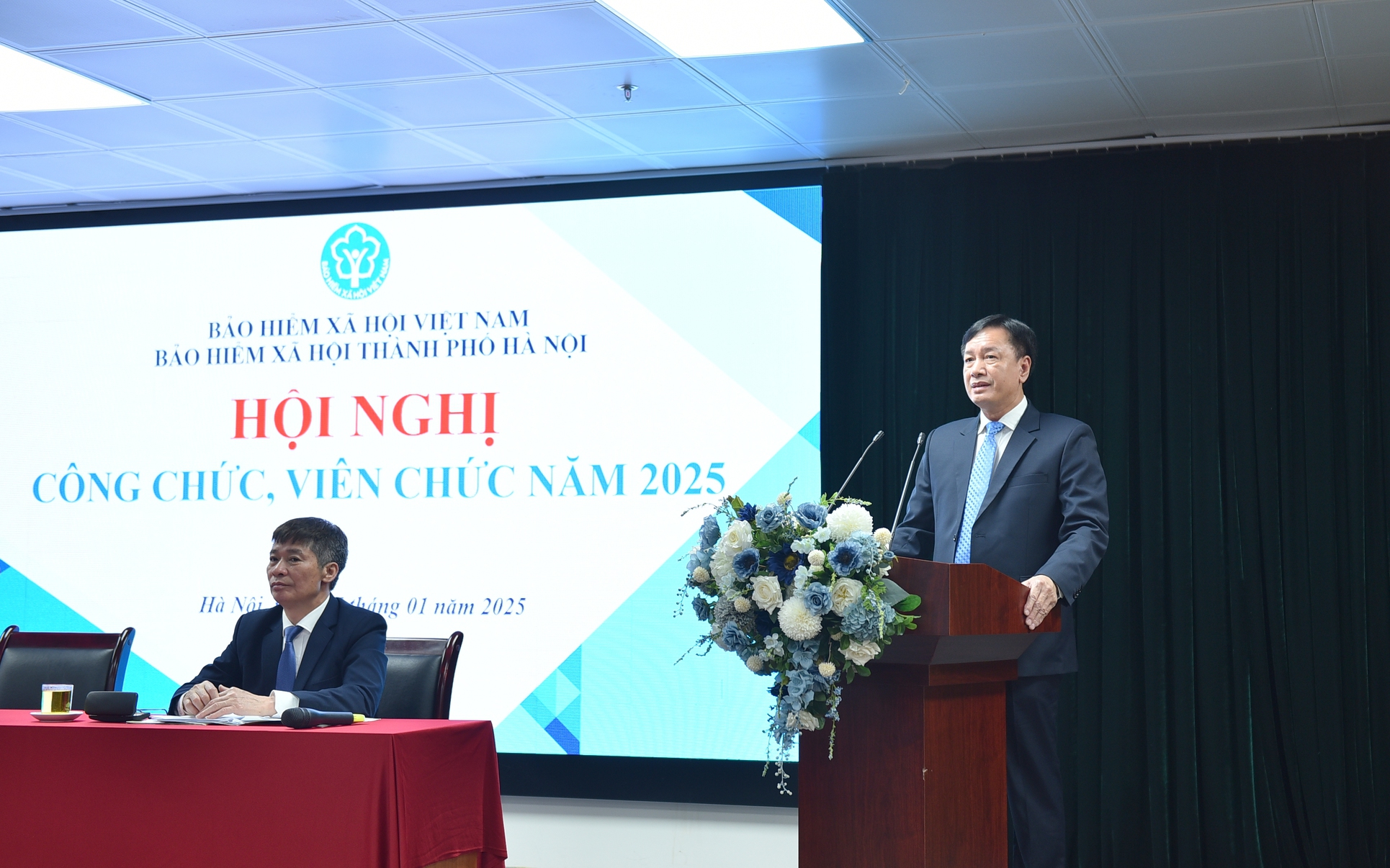 Bảo hiểm xã hội thành phố Hà Nội vượt chỉ tiêu năm 2024, đẩy mạnh cải cách hành chính và ứng dụng công nghệ số