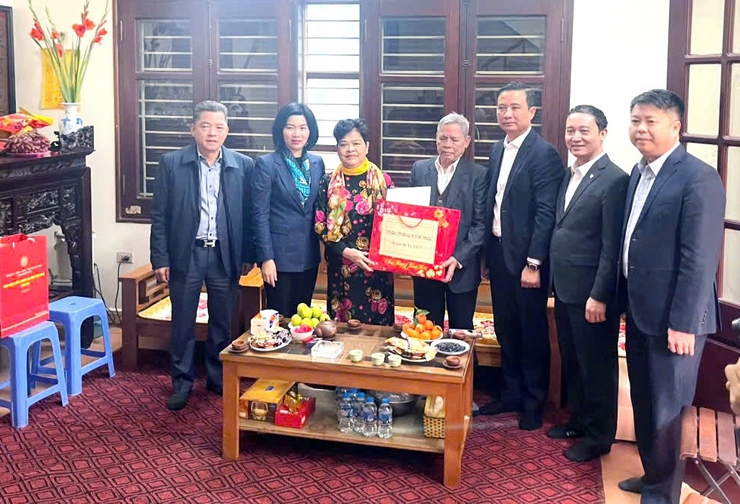 Lãnh đạo thành phố Hà Nội thăm, tri ân các gia đình lão thành cách mạng, Anh hùng Lao động và thương binh nhân dịp Tết Nguyên đán