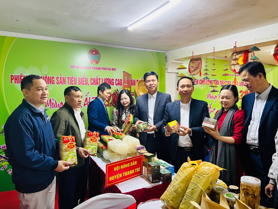 Phiên chợ nông sản: Cầu nối quảng bá sản phẩm chất lượng đến người tiêu dùng Thủ đô