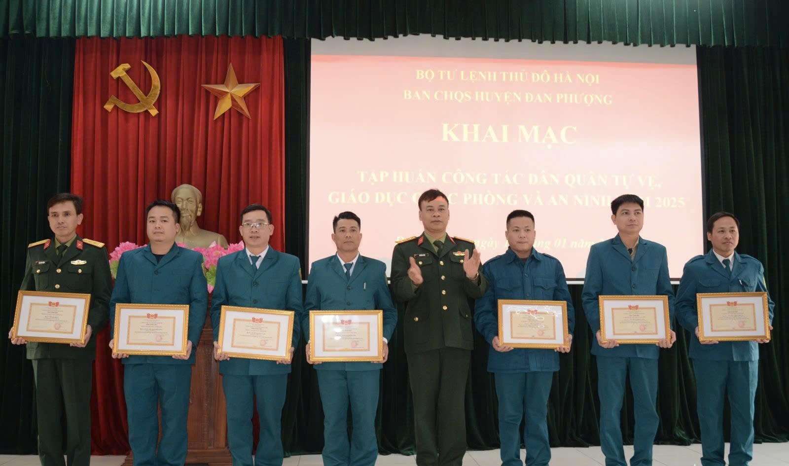 Huyện Đan Phượng: Nâng cao năng lực quân sự, quốc phòng qua lớp tập huấn cán bộ năm 2025