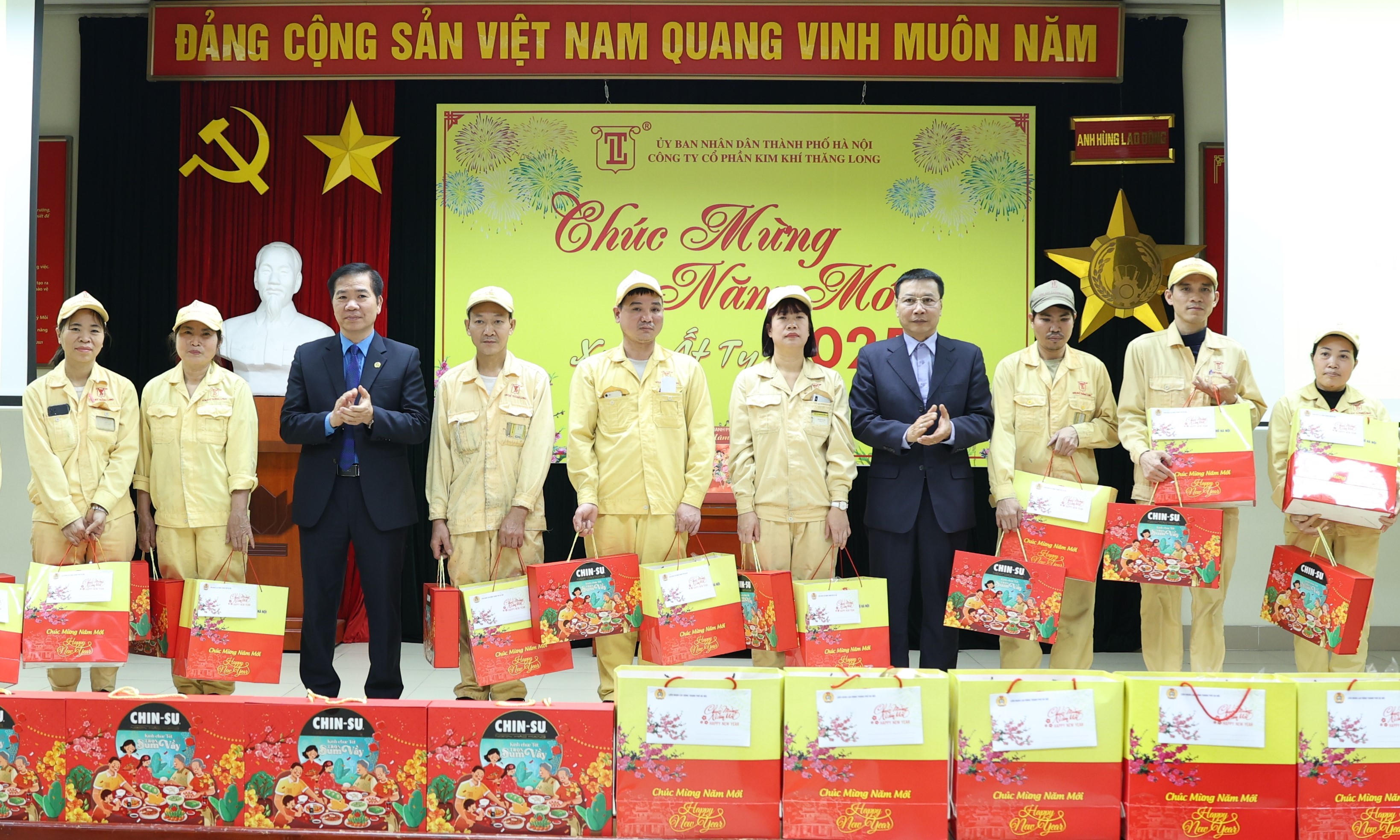 Liên đoàn Lao động thành phố thăm và tặng quà Tết: Động viên người lao động, lan tỏa tinh thần sẻ chia